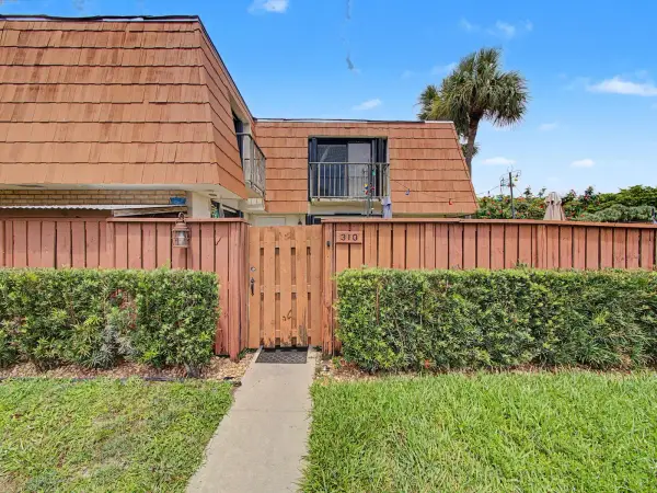 310 Buttonwood Lane B, Boynton Beach, FL 33436