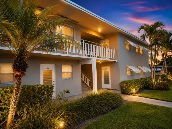 312 NE 17th Avenue 202, Boynton Beach, FL 33435