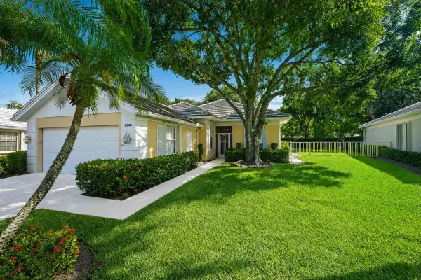 8548 Beaconhill Road, Palm Beach Gardens, FL 33410