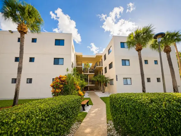 5370 Las Verdes Circle 304, Delray Beach, FL 33484
