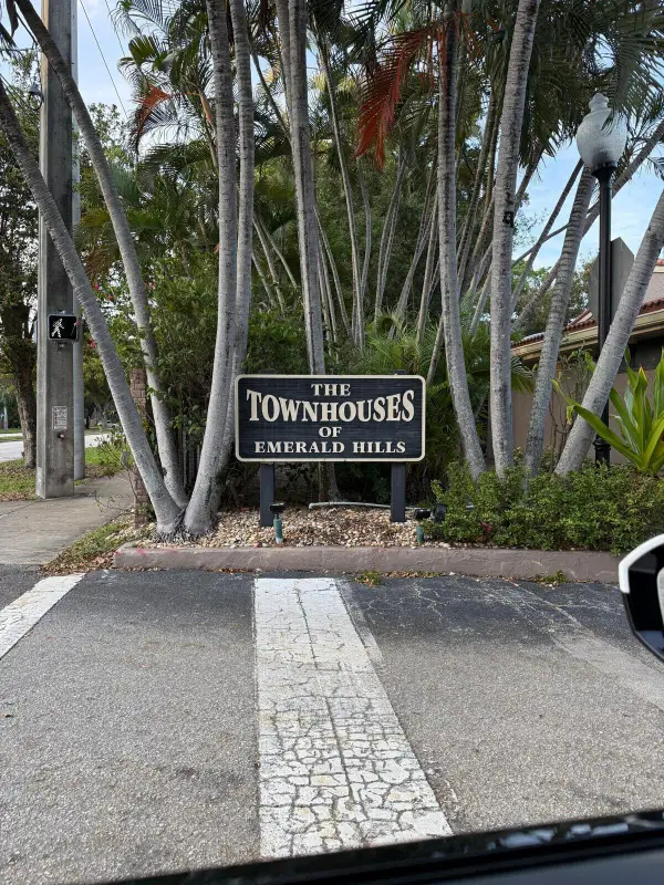 802 Saint Andrews Road 15, Hollywood, FL 33021