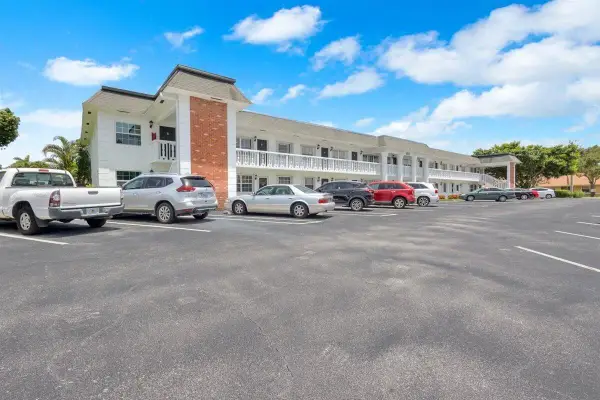 10000 Meridian Way N 15, Palm Beach Gardens, FL 33410