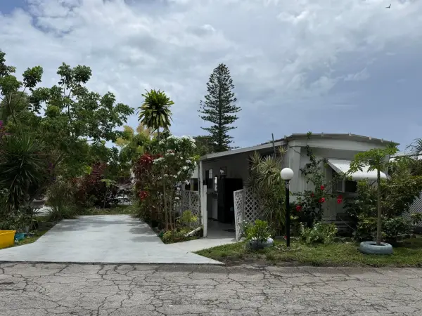21 Palm Drive 21, Lake Worth Beach, FL 33461