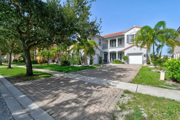 700 Cresta Circle, West Palm Beach, FL 33413