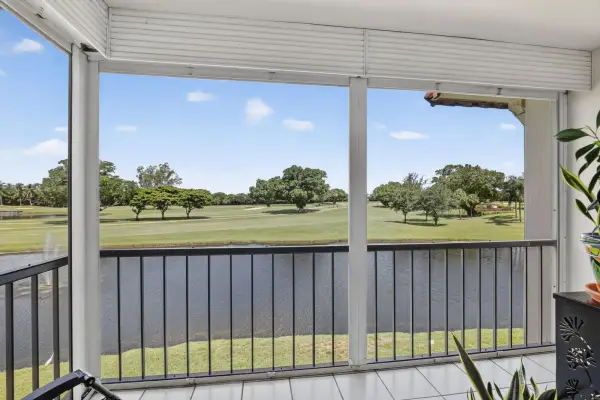 9923 S Hollybrook Lake Drive 305, Pembroke Pines, FL 33025