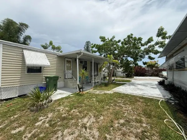 42 Palm Drive 42, Lake Worth Beach, FL 33461