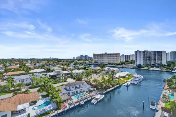 2881 NE 33rd Court 10b, Fort Lauderdale, FL 33306
