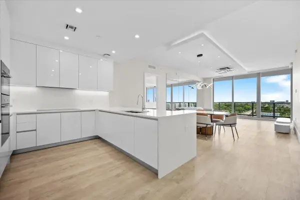 220 Lake Shore Drive 917, Lake Park, FL 33403