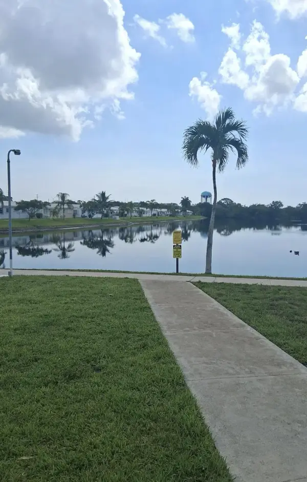 2200 Park Lane 208, Hollywood, FL 33021