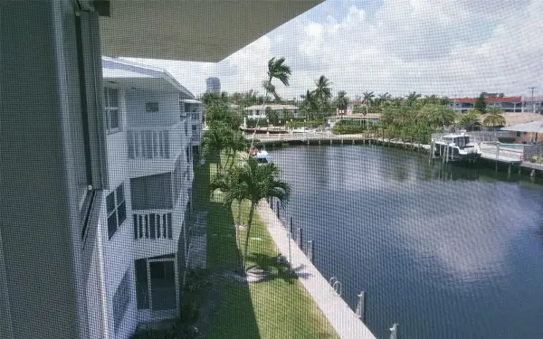 460 Paradise Isle Boulevard 301, Hallandale Beach, FL 33009