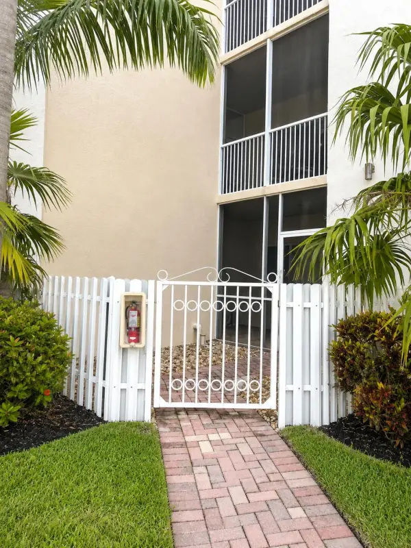 7775 Yardley Drive 115, Tamarac, FL 33321