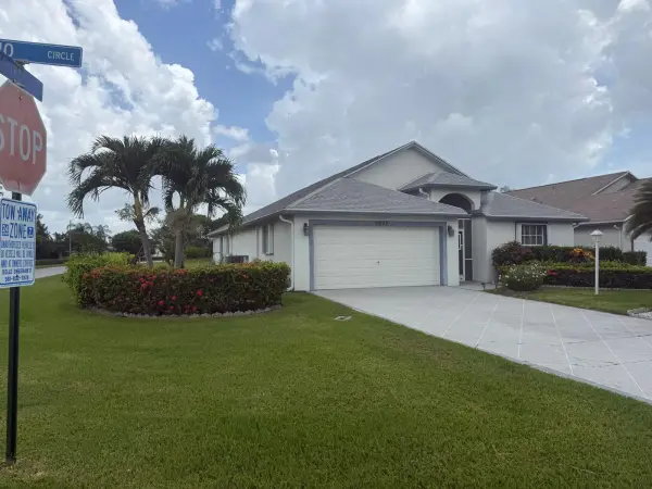 5025 Robino Circle, West Palm Beach, FL 33417