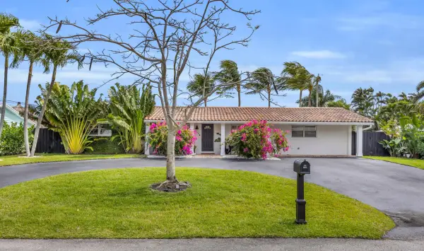 366 Elm Avenue, Tequesta, FL 33469
