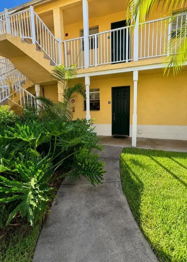 6323 La Costa Drive B, Boca Raton, FL 33433