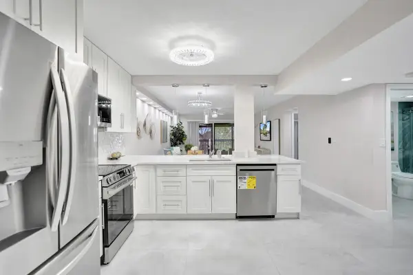 7146 Huntington Lane 402, Delray Beach, FL 33446