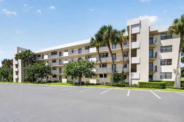 2460 Deer Creek Country Club Boulevard 206-a, Deerfield Beach, FL 33442