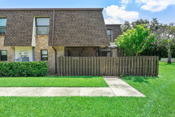 2562 NW 99th Avenue, Coral Springs, FL 33065