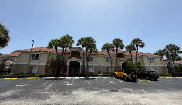 815 W Boynton Beach Boulevard 12-203, Boynton Beach, FL 33426