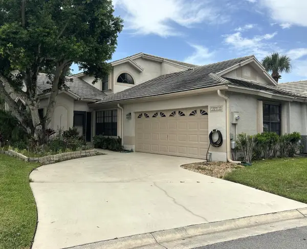 10940 Stafford Circle S, Boynton Beach, FL 33436