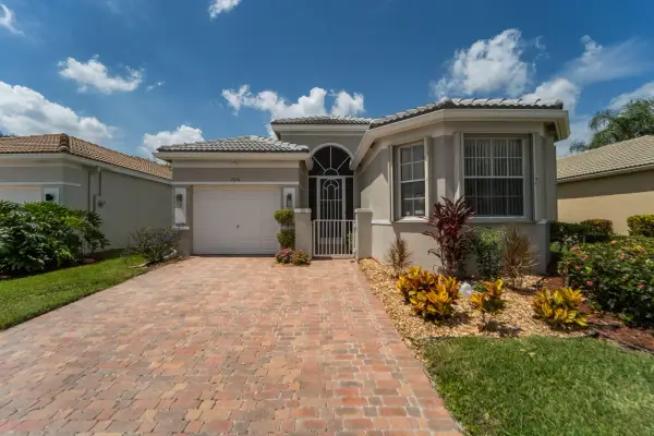 7216 Cataluna Circle, Delray Beach, FL 33446