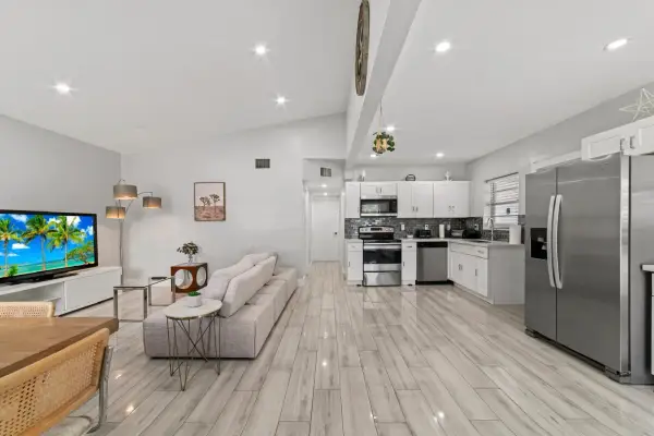 371 Kentucky Avenue, Fort Lauderdale, FL 33312