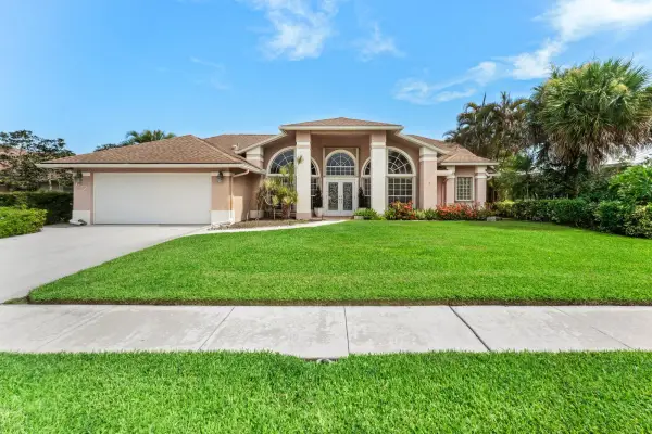 157 Monterey Way, Royal Palm Beach, FL 33411