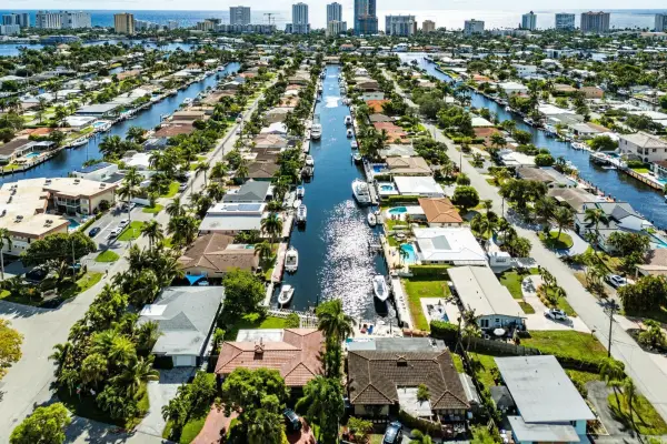 2200 SE 9th Street, Pompano Beach, FL 33062
