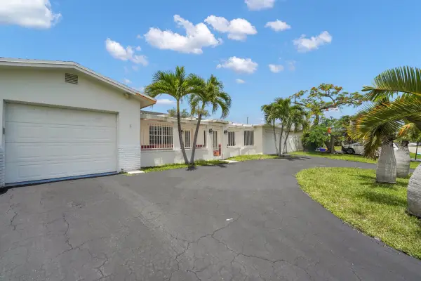 555 NW 50th Place, Boca Raton, FL 33431