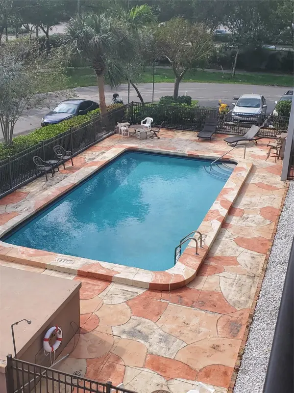 1021 NE 24th Avenue 4, Pompano Beach, FL 33062