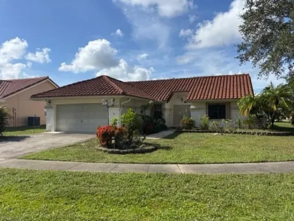 9332 Laurel Green Drive, Boynton Beach, FL 33437