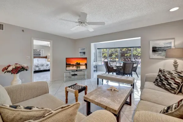 4270 NW 40th Street 302, Lauderdale Lakes, FL 33319