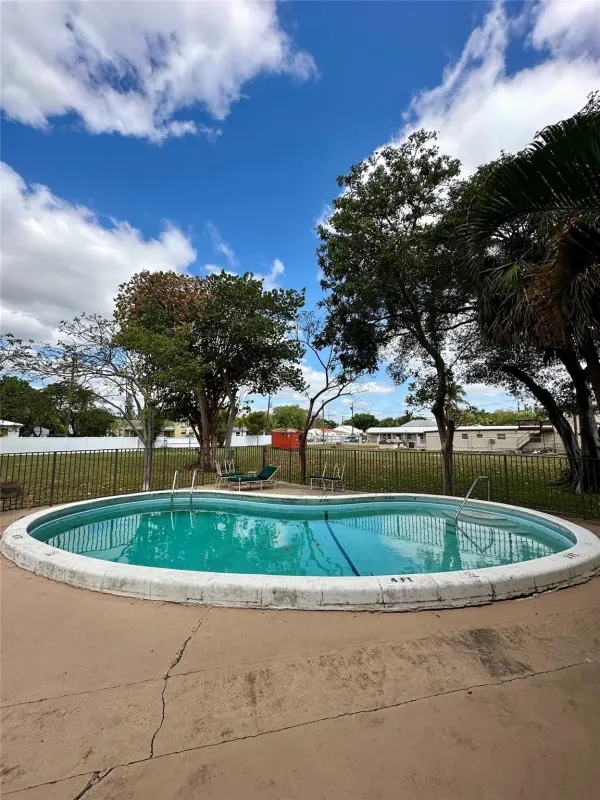 348 S Federal Highway 2, Dania Beach, FL 33004