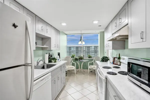 1100 Saint Charles Place 612, Pembroke Pines, FL 33026