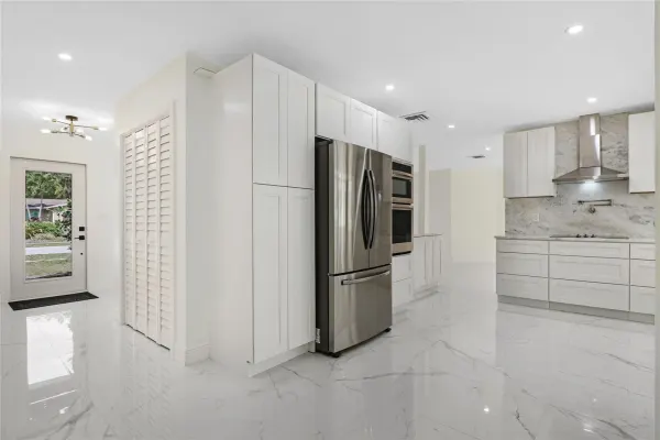 5900 SW 17th Street, Plantation, FL 33317