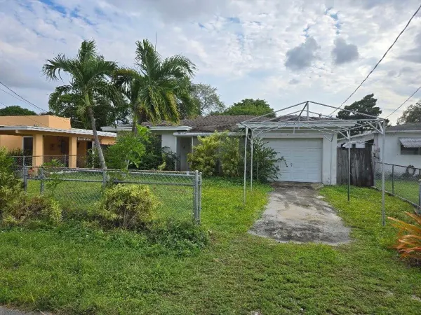 2702 Hayes Street, Hollywood, FL 33020