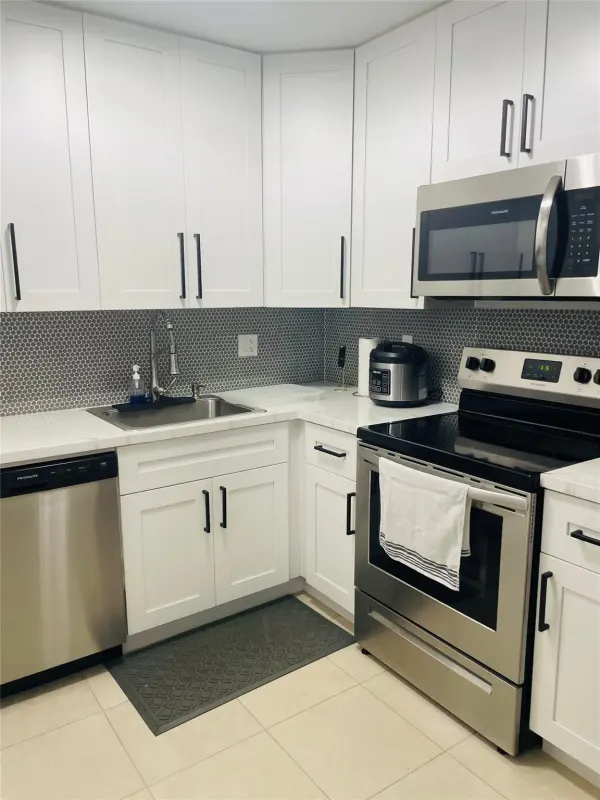 8745 Shadow Wood Boulevard 105, Coral Springs, FL 33071