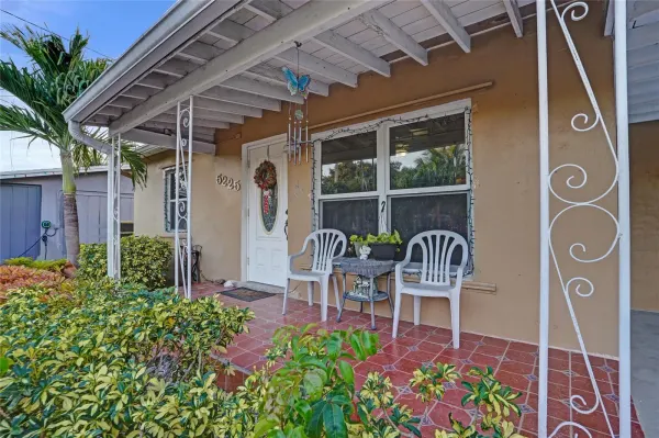 5225 NE 2nd Terrace, Oakland Park, FL 33334