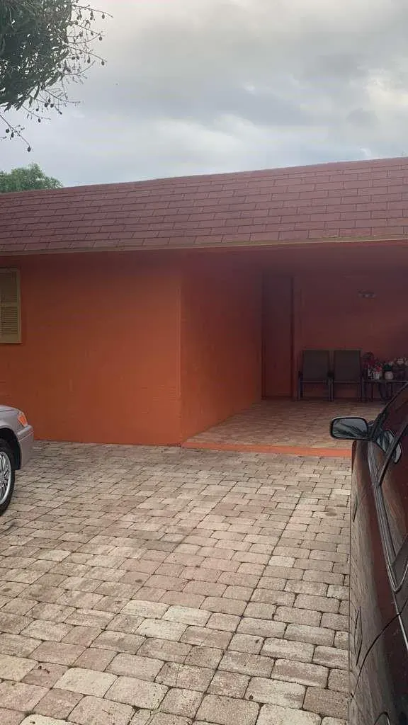 2070 NE 2nd Avenue, Pompano Beach, FL 33060