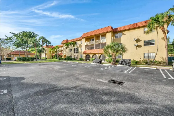 10762 La Placida Drive 7-306, Coral Springs, FL 33065