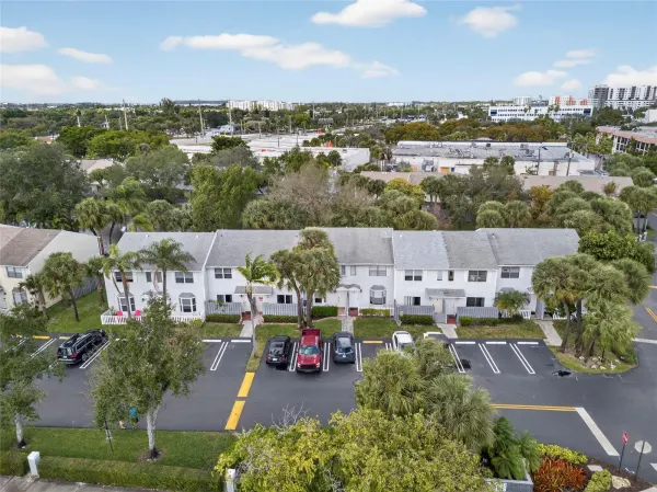 127 SW 3rd Street 127, Pompano Beach, FL 33060