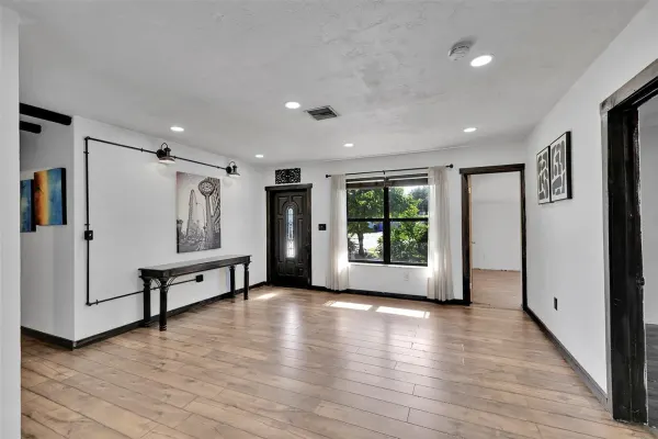 6881 SW 2nd Street, Pembroke Pines, FL 33023