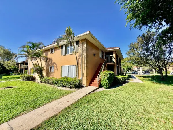741 NW 104th Avenue 203, Hollywood, FL 33026