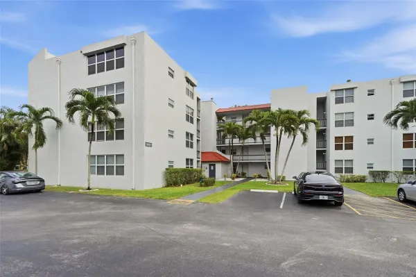 9451 Evergreen Place 203, Davie, FL 33324