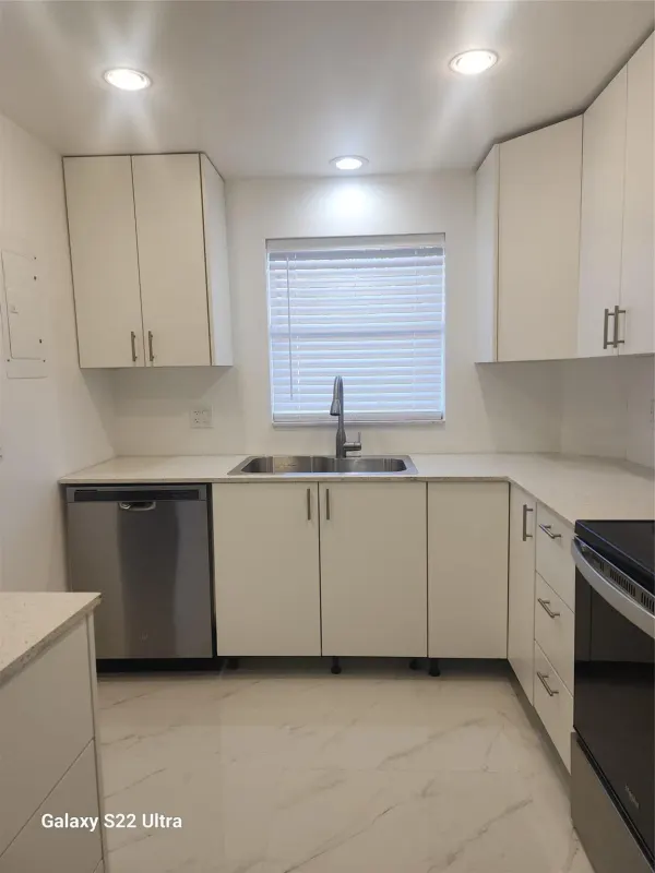 700 SE 6th Avenue 111, Deerfield Beach, FL 33441