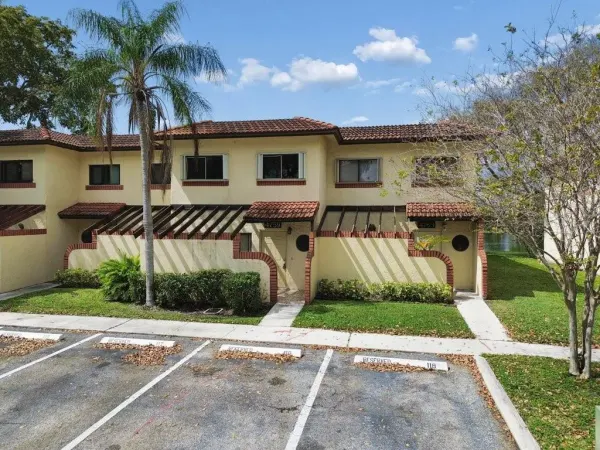 4759 NW 90th Avenue, Sunrise, FL 33351