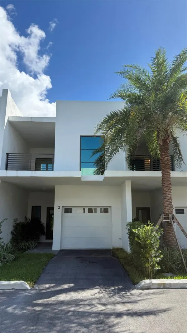 2526 Pierce Street 4, Hollywood, FL 33020