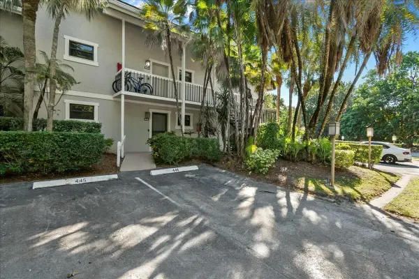 11863 Wimbledon Circle 446, Wellington, FL 33414