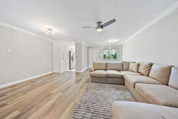109 Paradise Harbour Boulevard 307, North Palm Beach, FL 33408