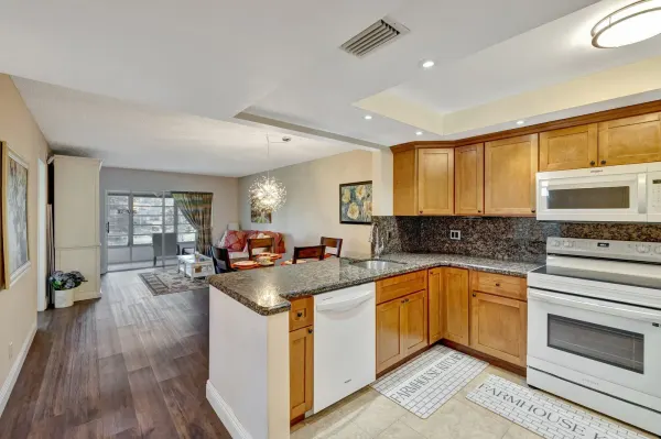 2901 NW 46th Avenue 101, Lauderdale Lakes, FL 33313