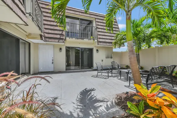 7315 73rd Way, West Palm Beach, FL 33407